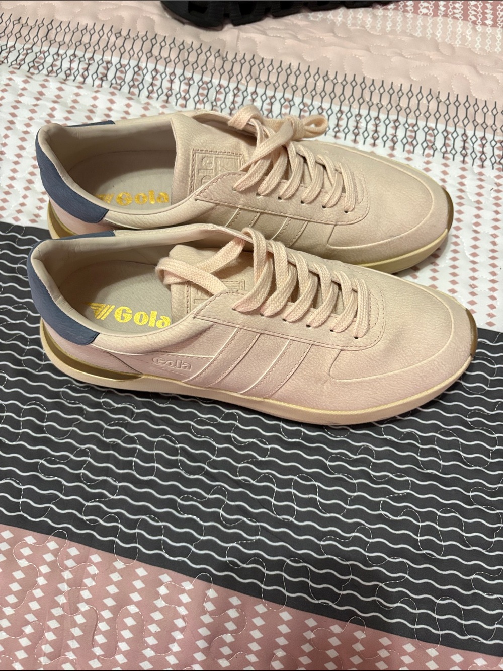 Gola Women’s Pale Pink and blue Retro Low-Top Sneakers